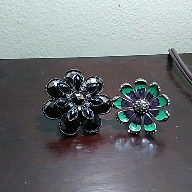 2 Rings Costume Jewelry